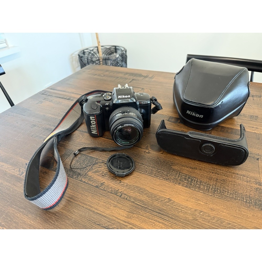 NIKON N5005 Autofocus SLR w/AF 35-80mm Zoom Lens